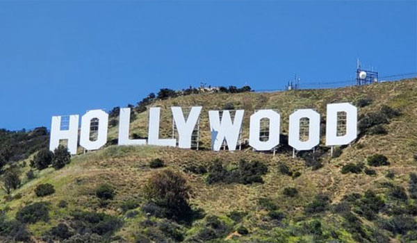 napis Hollywood