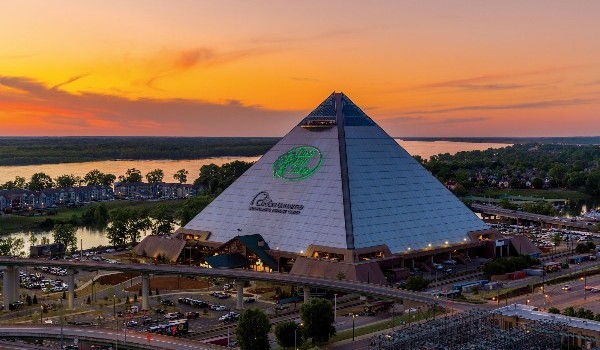 piramida w Memphis